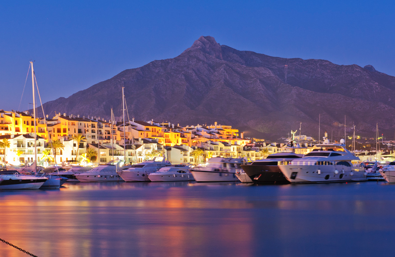 Apartments-with-sea-view-Puerto-Banus